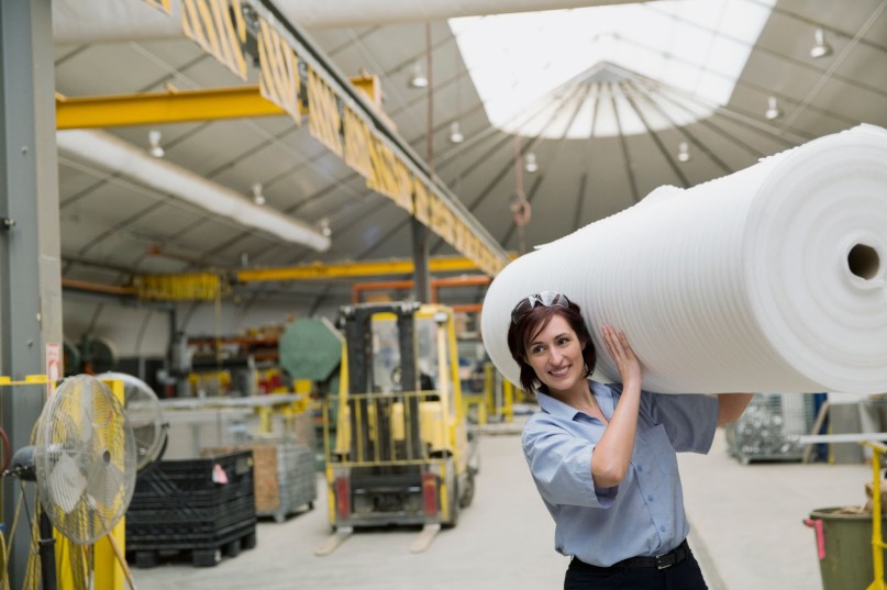 E.V.A. x Borracha: Qual material oferece melhor performance na sua linha de produção?